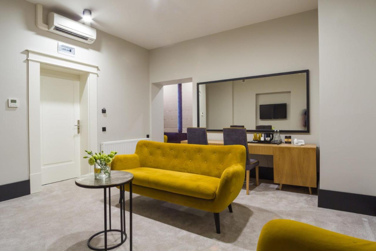 Hotel Nihil Novi ラドム エクステリア 写真