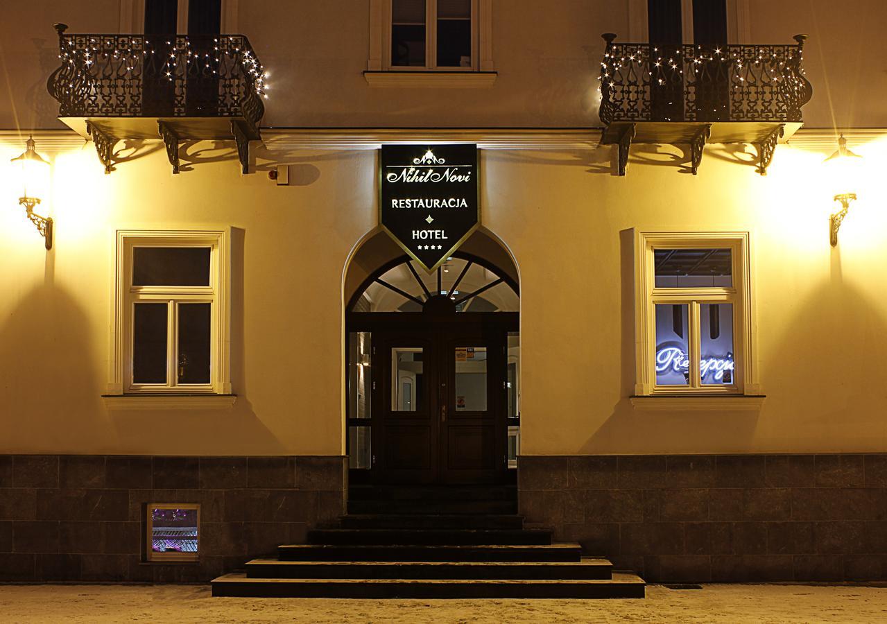 Hotel Nihil Novi ラドム エクステリア 写真
