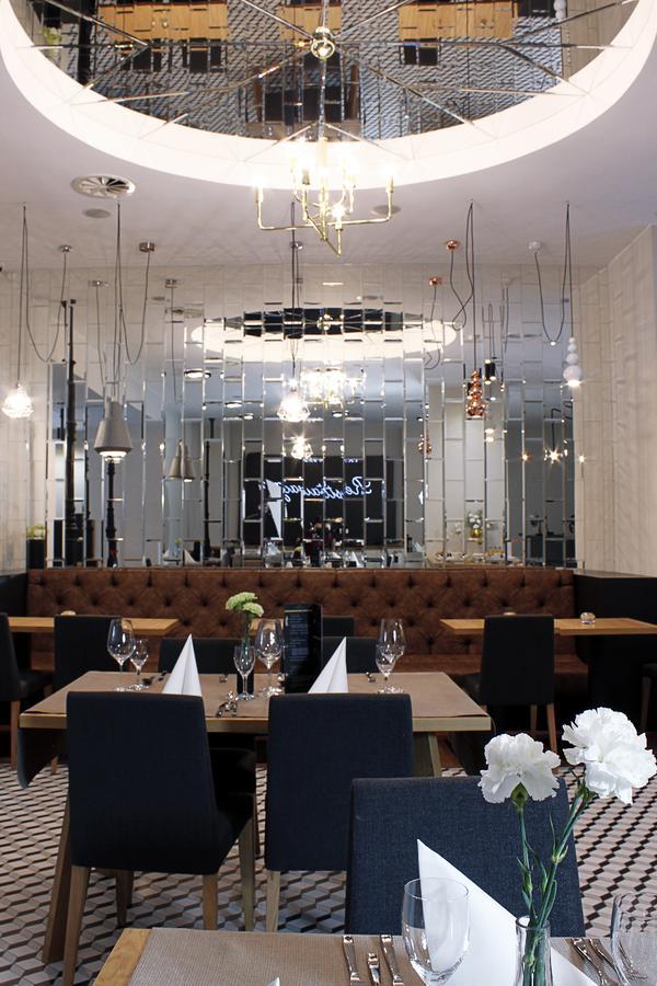 Hotel Nihil Novi ラドム エクステリア 写真